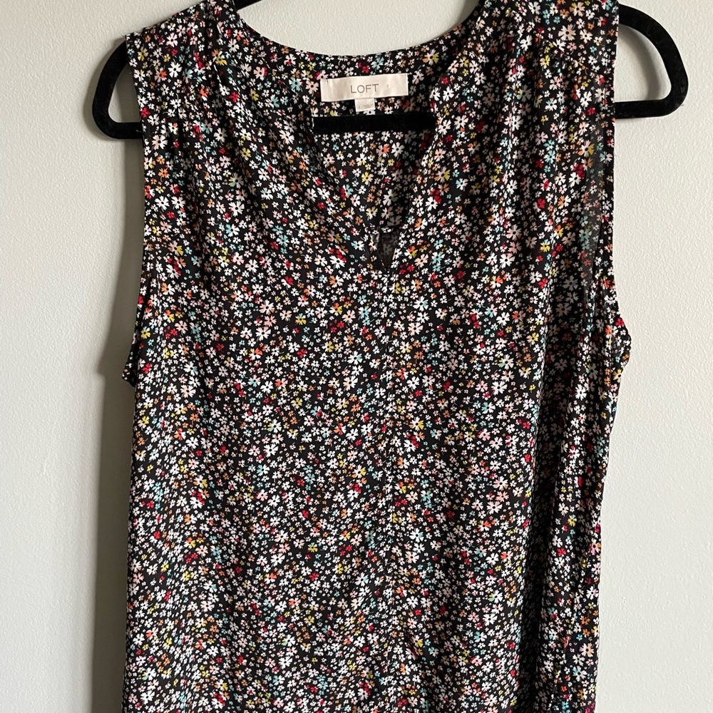 Loft sleeveless colorful blouse size L